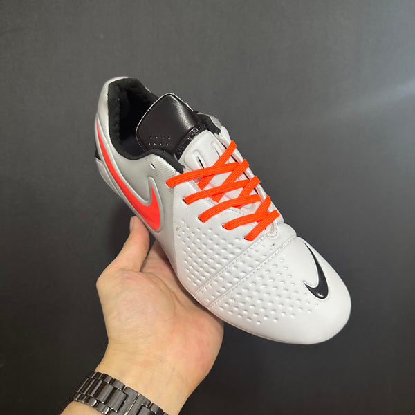 Chuteira Campo Nike CTR360 Maestri III FG + Brindes