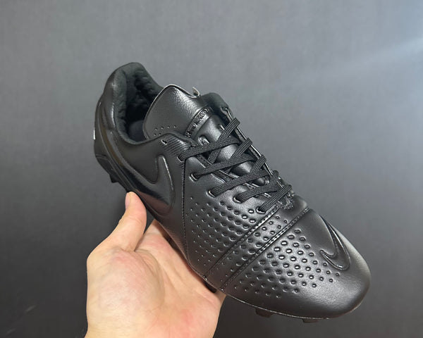 Chuteira Campo Nike CTR360 Maestri III FG + Brindes