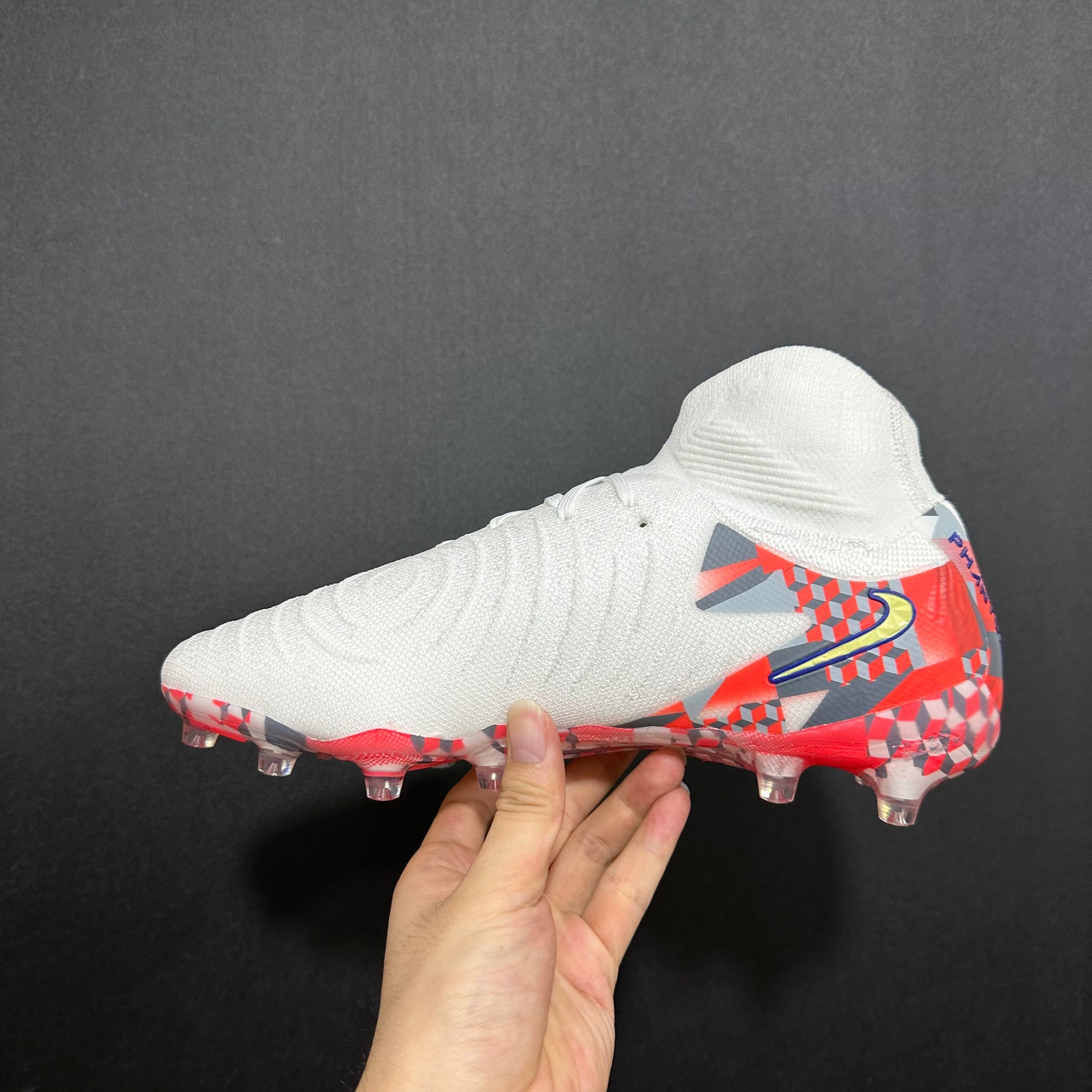 Chuteira Campo Nike Phantom Luna 2 AG Elite + Brindes Exclusivos