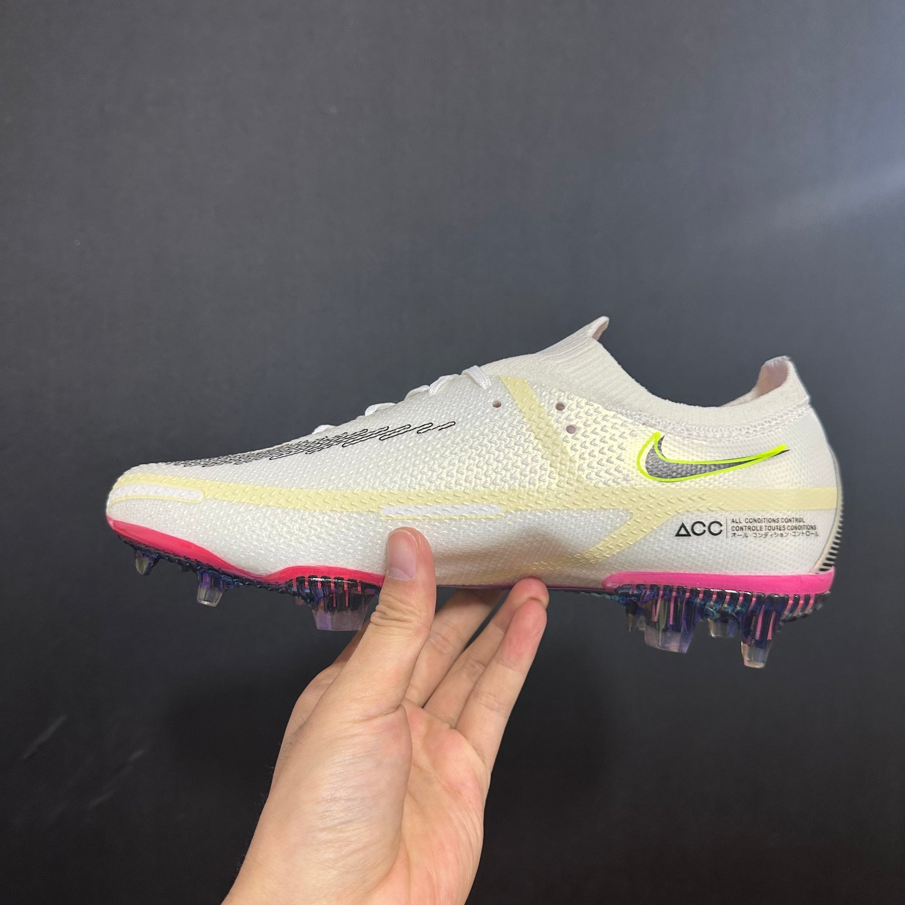 Chuteira Campo Nike Phantom GT Elite + Brindes