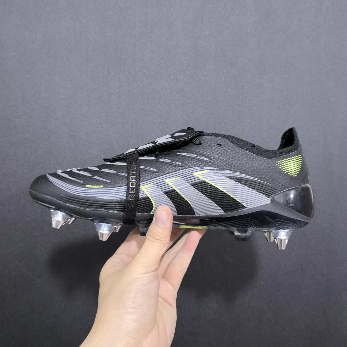 Chuteira Campo Adidas Predator SG Elite + Brindes