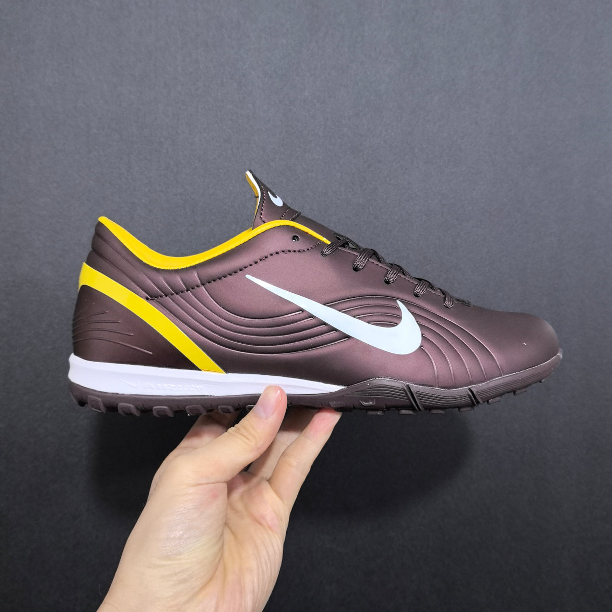 Chuteira Society Nike Mercurial Vapor 1 (RONALDO) TF Elite + Brindes