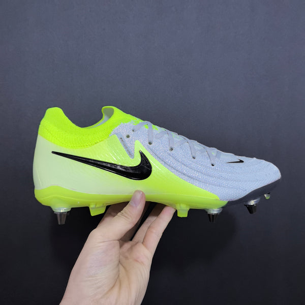 Chuteira Campo Nike Phantom Luna 2 SG Elite + Brindes