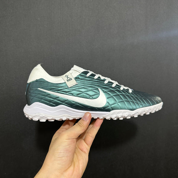 Chuteira Society Nike Tiempo Legend 10 TF Elite + Brindes