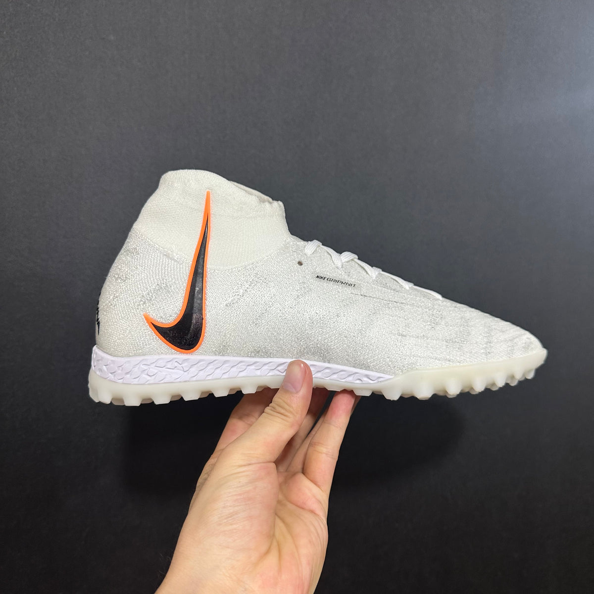 Chuteira Society Nike Phantom Luna TF 1 Elite + Brindes