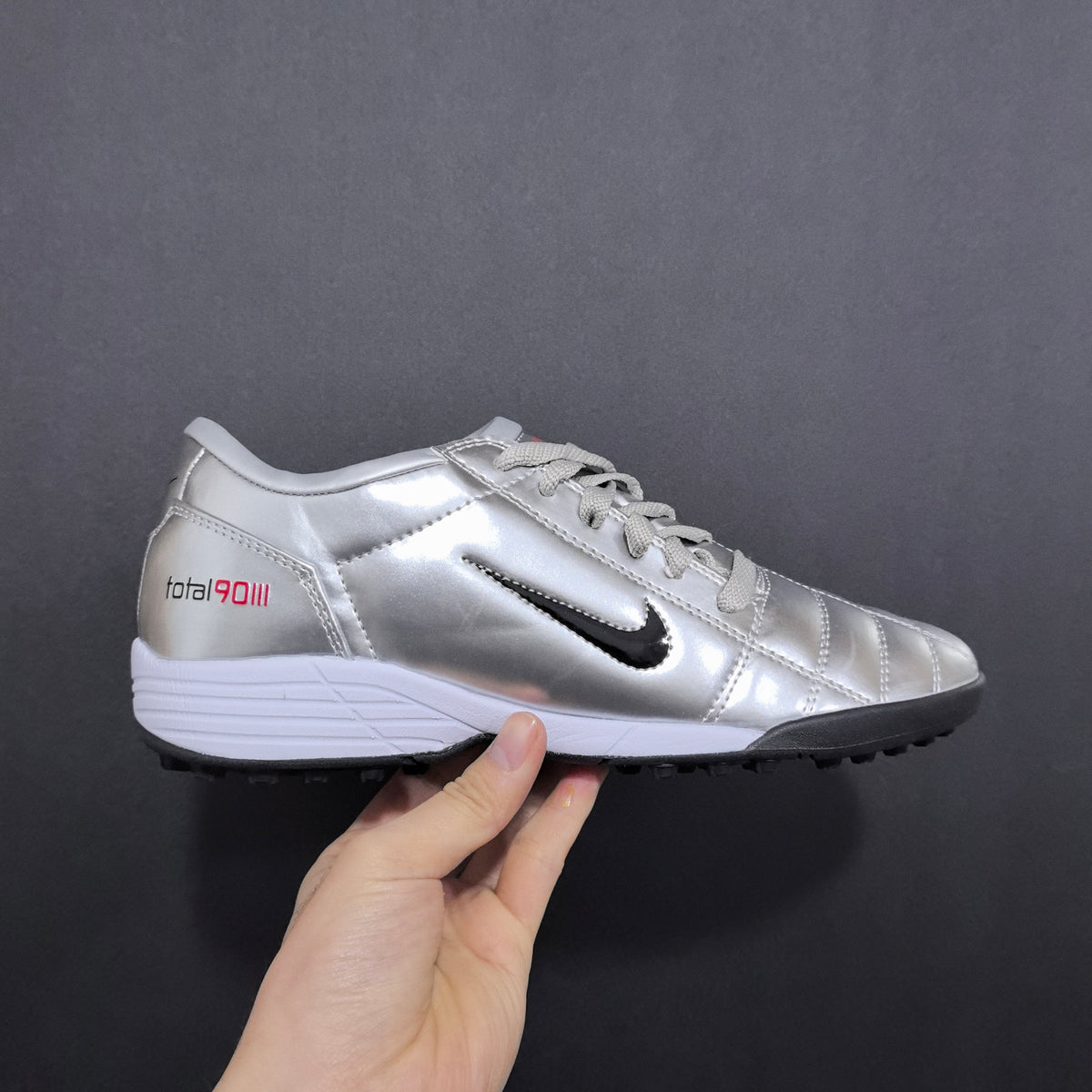 Chuteira Society Nike Total 90 TF + Brindes