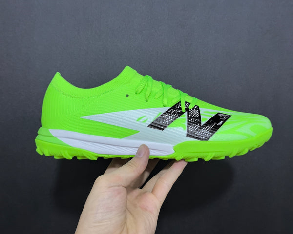 Chuteira Society New Balance Furon V8 TG Elite + Brindes