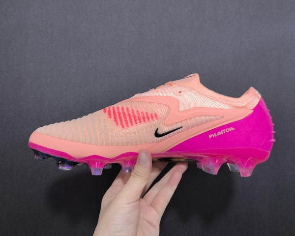 Chuteira Campo Nike Phantom GX 6 FG Elite + Brindes