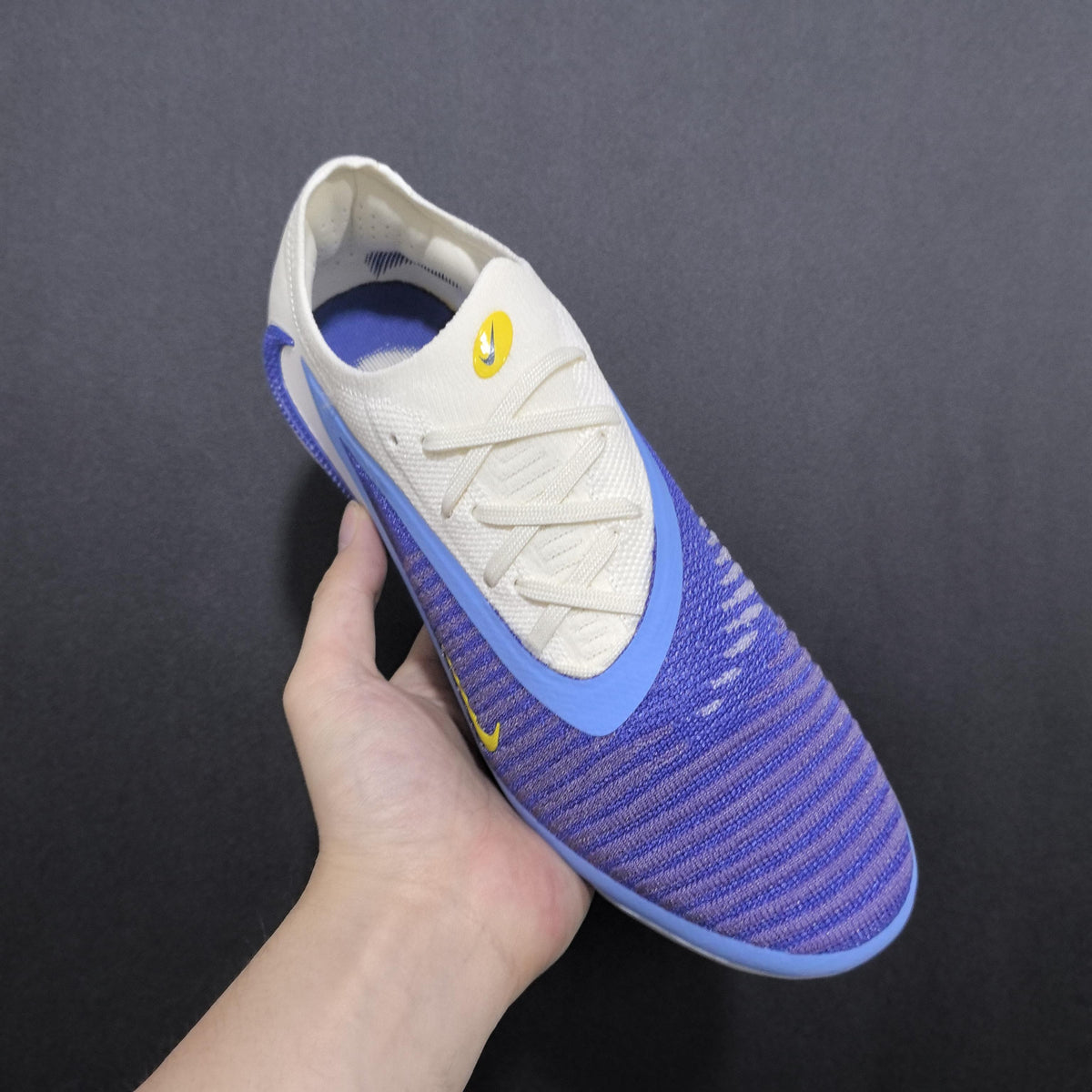 Chuteira Campo Nike Phantom GX 6 FG Elite + Brindes