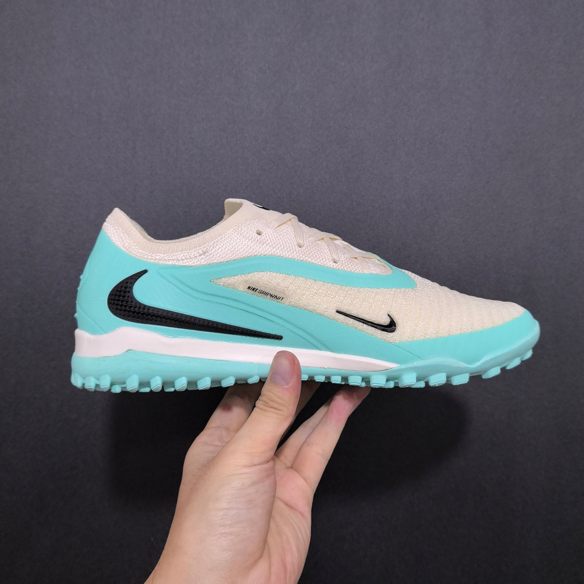 Chuteira Society Nike Phantom GX 6 TF Elite + Brindes