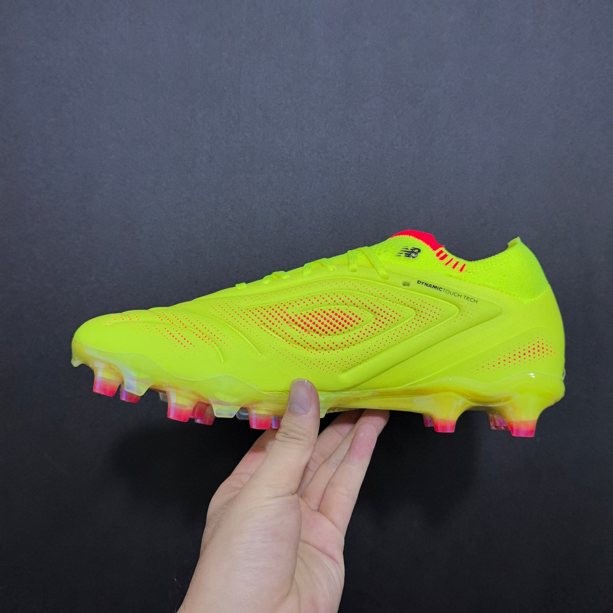 Chuteira Campo New Balance Tekela Elite FG V5 + Brindes