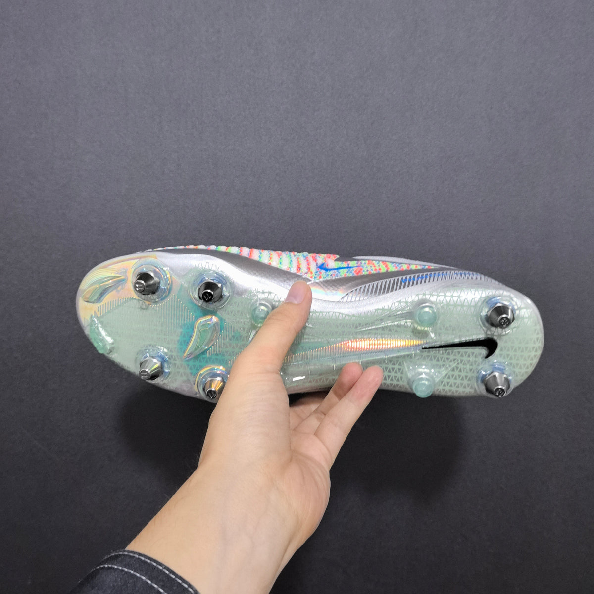 Chuteira Campo Nike Phantom GX 6 SG Elite + Brindes