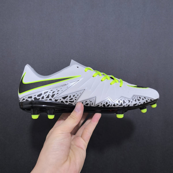Chuteira Campo Nike Hypervenom Phantom II fg Elite + Brindes