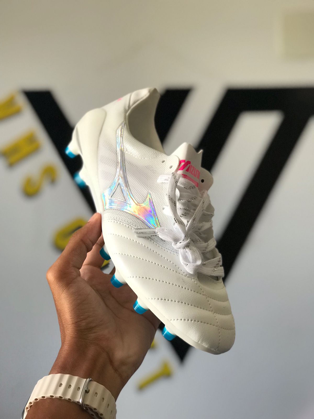 Chuteira Campo Mizuno Morelia Neo FG Elite + Brindes