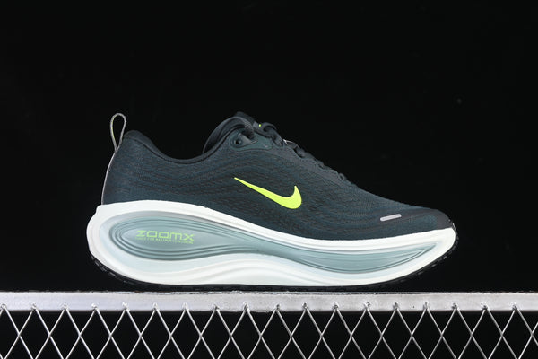 Tênis Nike Air Zoom Vomero Plus