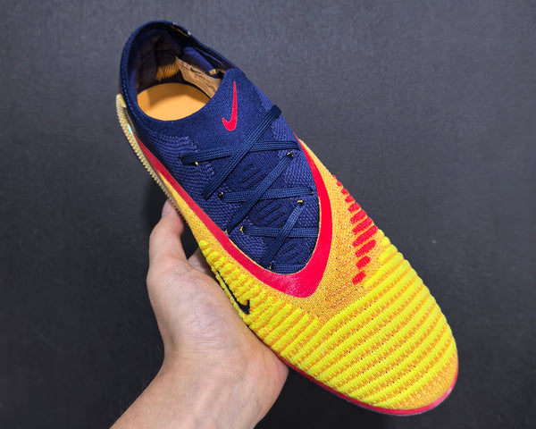 Chuteira Campo Nike Phantom GX 6 SG Elite + Brindes
