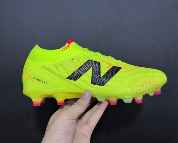 Chuteira Campo New Balance Tekela Elite FG V5 + Brindes
