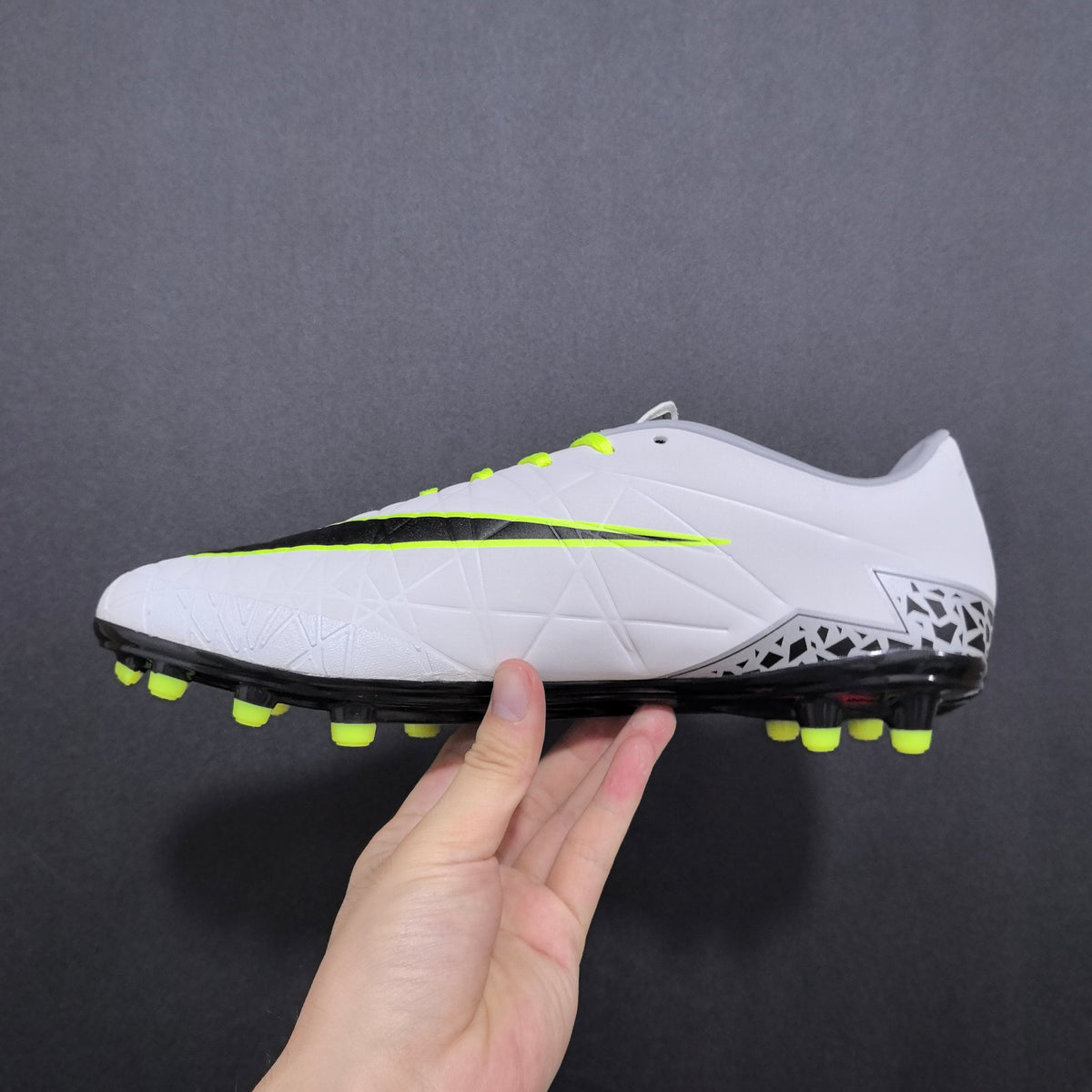 Chuteira Campo Nike Hypervenom Phantom II fg Elite + Brindes