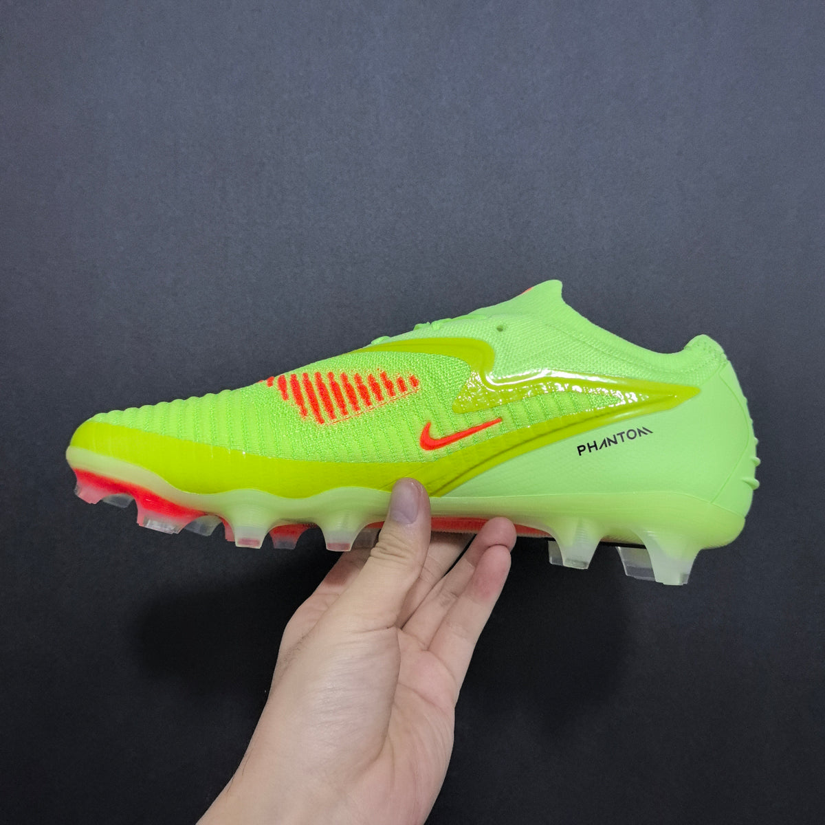 Chuteira Campo Nike Phantom GX 6 FG Elite + Brindes
