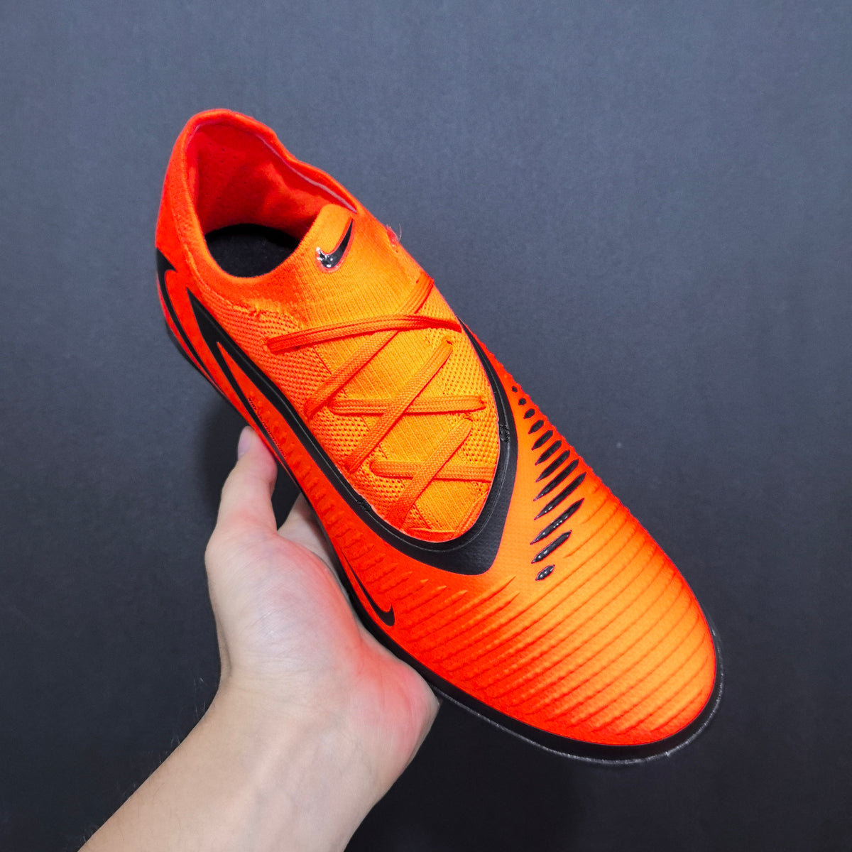 Chuteira Society Nike Phantom GX 6 TF Elite + Brindes
