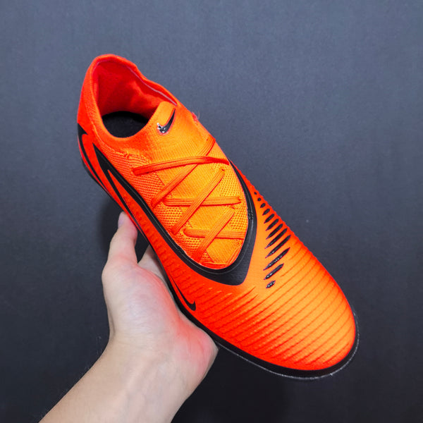 Chuteira Society Nike Phantom GX 6 TF Elite + Brindes