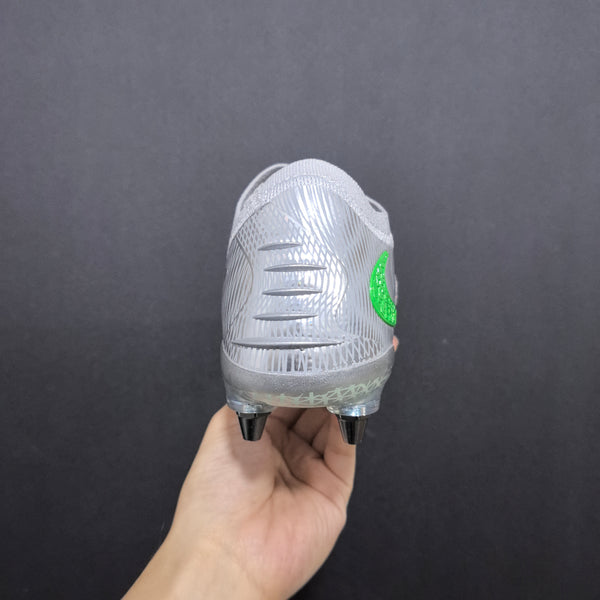 Chuteira Campo Nike Phantom GX 6 SG Elite + Brindes