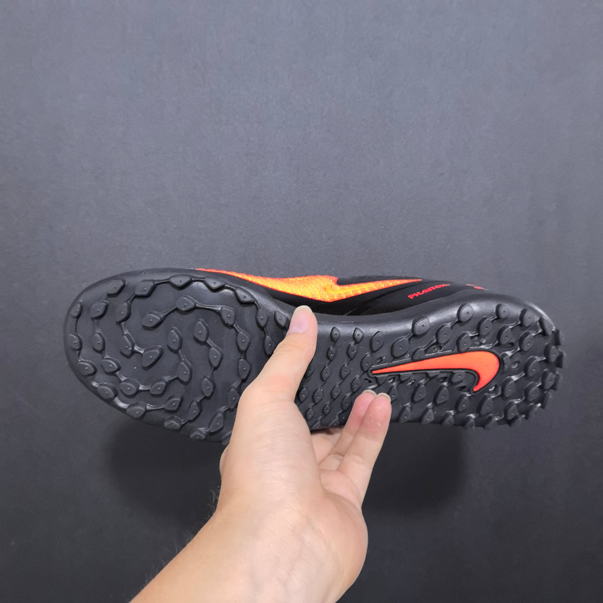 Chuteira Society Nike Phantom GX 6 TF Elite + Brindes