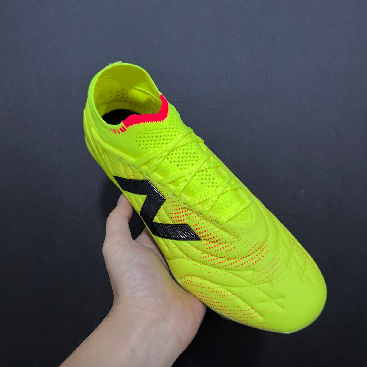 Chuteira Campo New Balance Tekela Elite FG V5 + Brindes