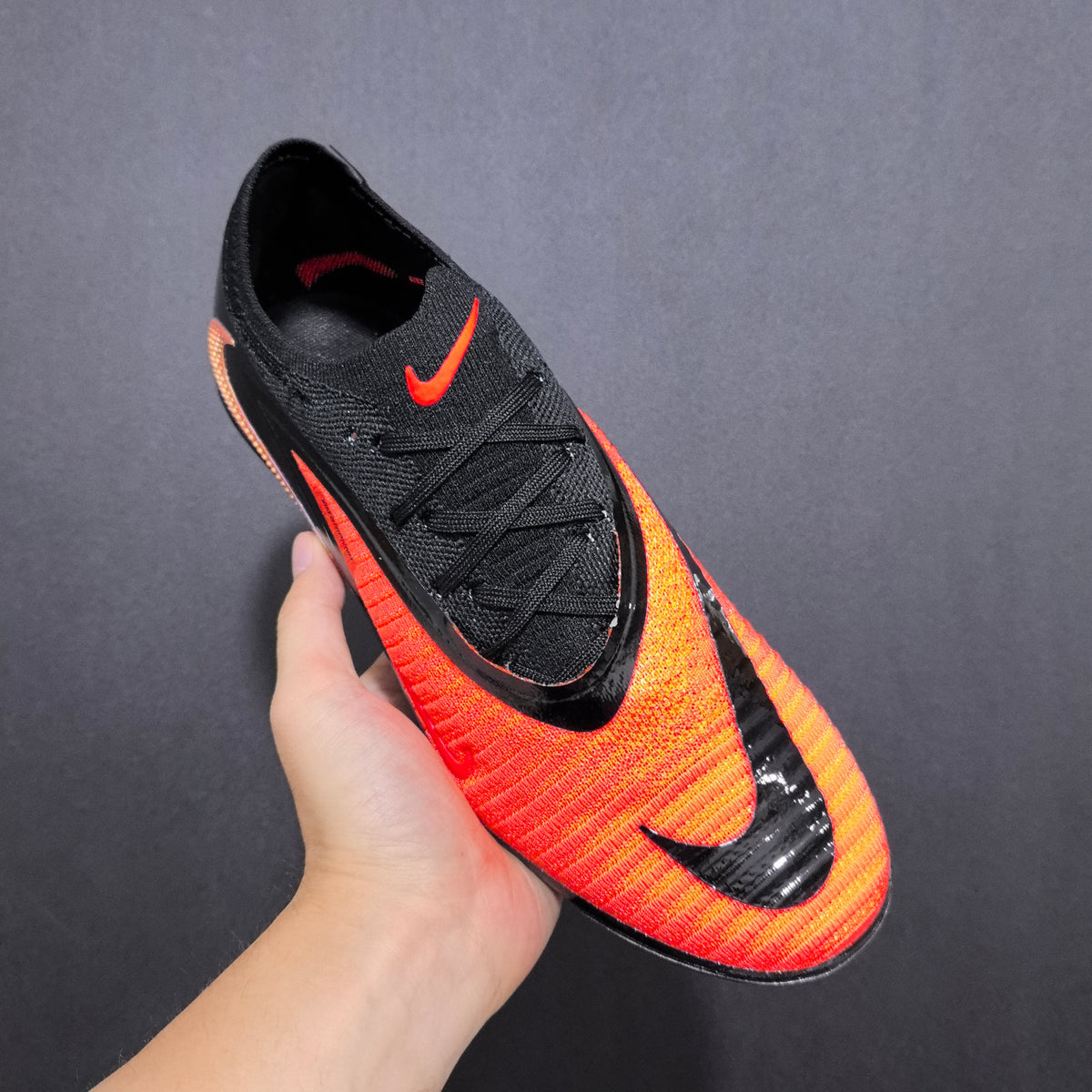 Chuteira Campo Nike Phantom GX 6 FG Elite + Brindes