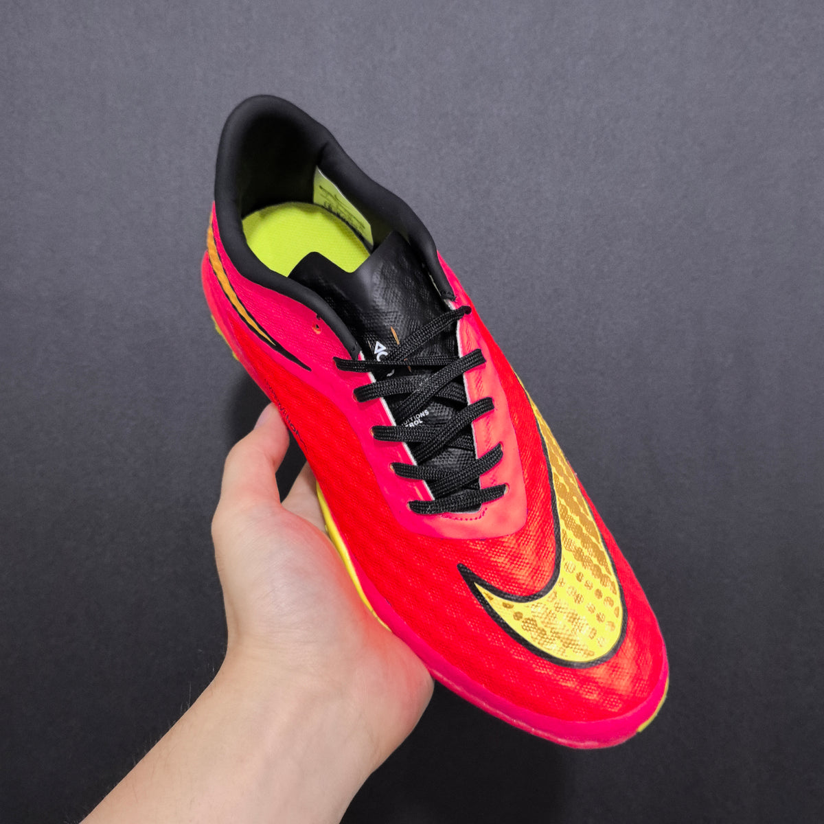 Chuteira Society Nike Hypervenom Phantom I TF Elite + Brindes