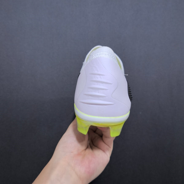 Chuteira Campo Nike Phantom GX 6 FG Elite + Brindes