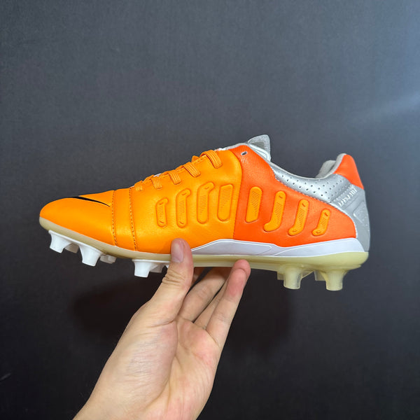 Chuteira Campo Nike CTR360 Maestri III FG + Brindes